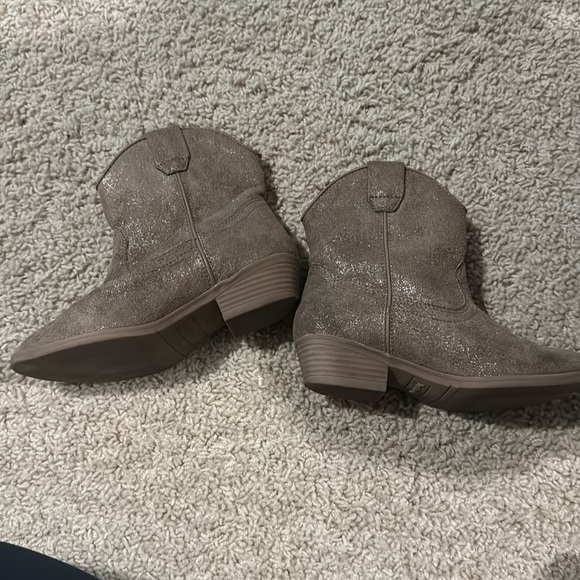 Light brown sparkly boots - Picture 3 of 5